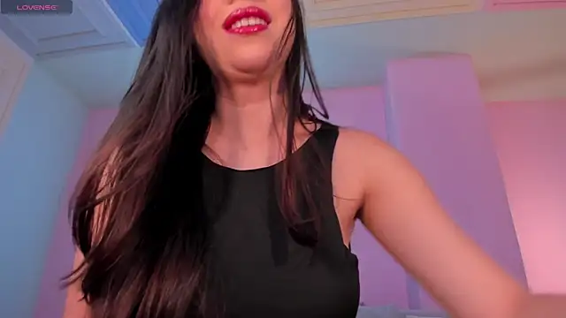 MayaMoretti  online show from 12/22/25, 05:18