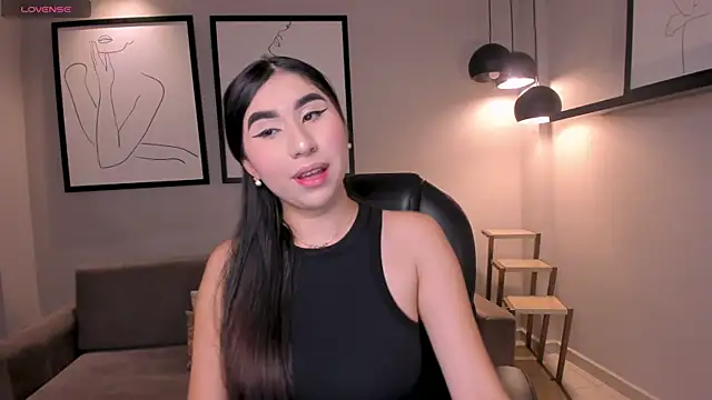 MayaMoretti  online show from 10/10/25, 03:51