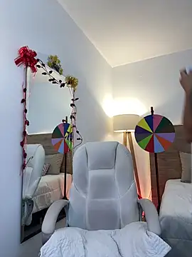 GinebraBrown online show from 12/13/25, 08:04