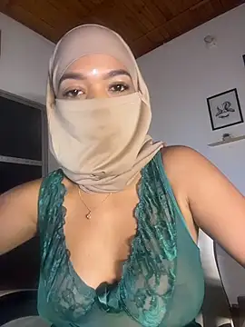 Snapshot of Yuli_arabic chatting on 06/29/26, 07:13 Yuli arabic online show from 06/29/26, 07:13
