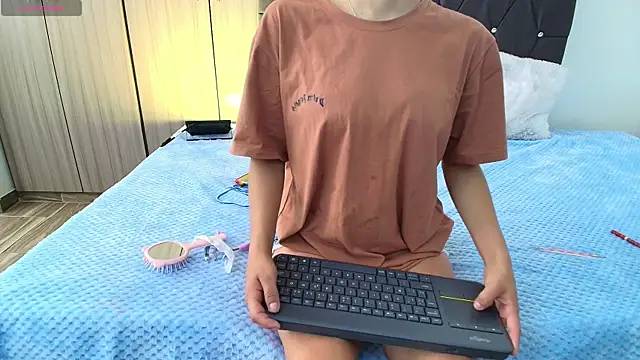 Ruby Whispers online show from 10/22/25, 12:04