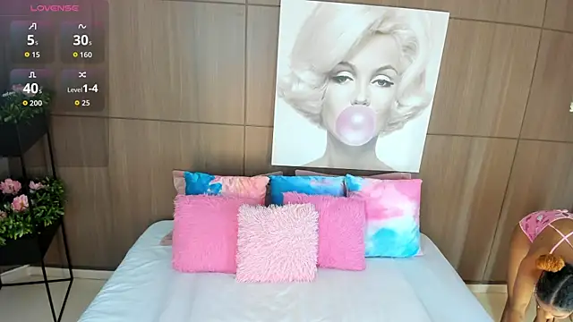 ImaniOkoye online show from 10/21/25, 10:03