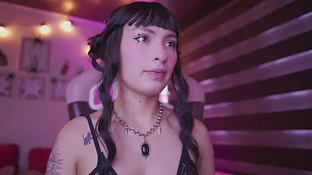 Snapshot of Rebecah_1 chatting on 10/30/25, 03:42 Rebecah 1 online show from 10/30/25, 03:42