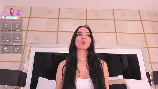 Snapshot of RoxyLior chatting on 03/04/26, 11:07 RoxyLior online show from 03/04/26, 11:07