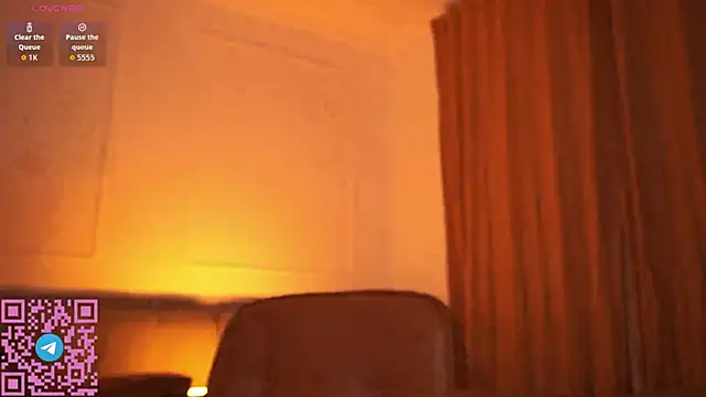 Snapshot of ellie_land chatting on 07/22/26, 11:12 ellie land online show from 07/22/26, 11:12