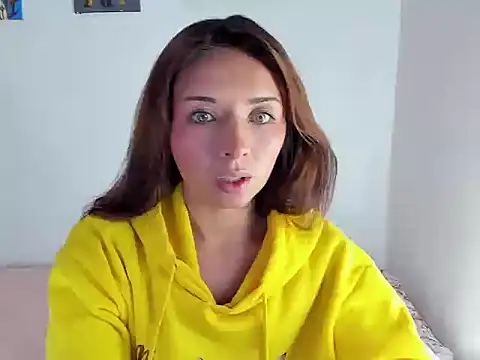 Snapshot of megan_doll2123 chatting on 10/10/25, 05:52 megan doll2123 online show from 10/10/25, 05:52