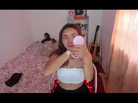 Snapshot of megan_doll2123 chatting on 09/22/25, 09:21 megan doll2123 online show from 09/22/25, 09:21