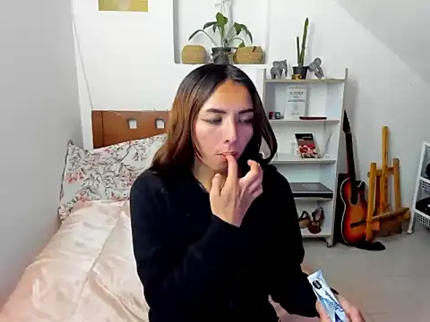 Snapshot of megan_doll2123 chatting on 12/16/25, 08:35 megan doll2123 online show from 12/16/25, 08:35