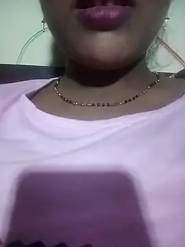 Snapshot of vandana_babi chatting on 10/12/25, 12:17 vandana babi online show from 10/12/25, 12:17