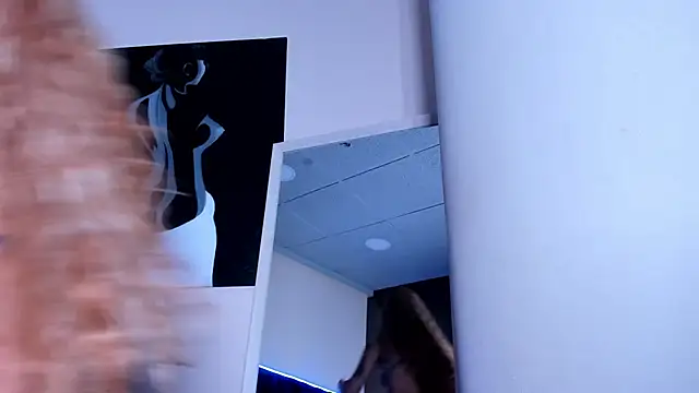 AngelynaW online show from 11/25/25, 09:04