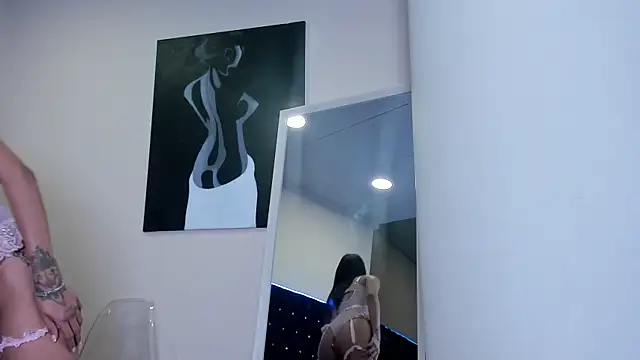 AngelynaW online show from 11/18/25, 09:07