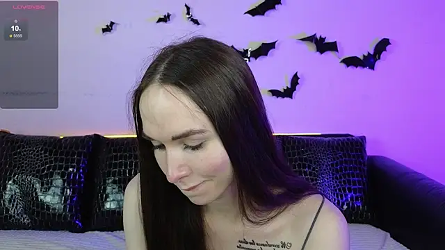 Angeel Kate online show from 11/14/25, 04:49