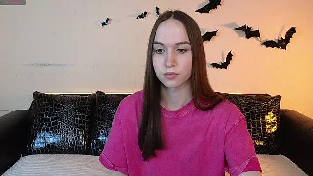 Angeel Kate online show from 11/20/25, 04:35