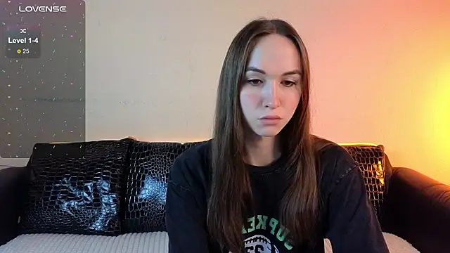 Snapshot of Angeel_Kate chatting on 10/04/25, 11:23 Angeel Kate online show from 10/04/25, 11:23