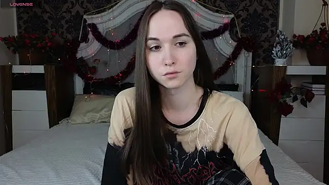 Angeel Kate online show from 12/23/25, 04:45