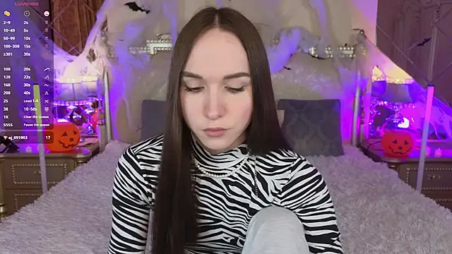 Angeel Kate online show from 10/30/25, 01:09