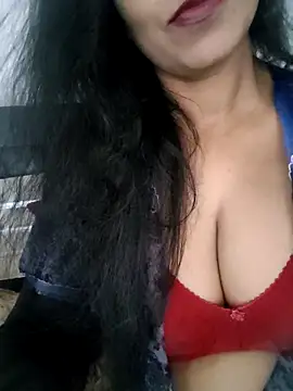 Deepa Sharma143 online show from 04/13/26, 02:04