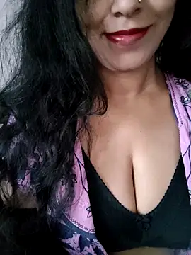 Deepa Sharma143 online show from 10/16/25, 01:36