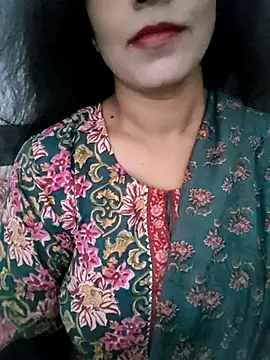 Deepa Sharma143 online show from 09/15/25, 04:24