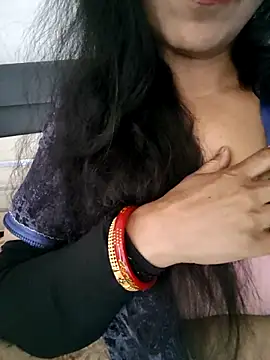 Deepa Sharma143 online show from 04/09/26, 07:03