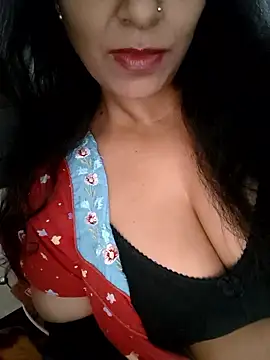 Deepa Sharma143 online show from 11/05/25, 01:52