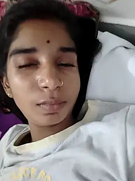 Snapshot of Hot-Soniya2 chatting on 09/28/25, 09:55 Hot-Soniya2 online show from 09/28/25, 09:55