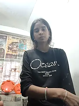 Snapshot of Hot-Soniya2 chatting on 10/27/25, 03:40 Hot-Soniya2 online show from 10/27/25, 03:40