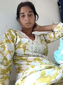 Snapshot of Hot-Soniya2 chatting on 09/10/25, 09:52 Hot-Soniya2 online show from 09/10/25, 09:52