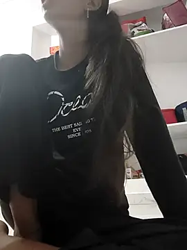 Snapshot of Hot-Soniya2 chatting on 09/09/25, 06:01 Hot-Soniya2 online show from 09/09/25, 06:01