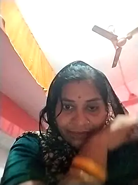 Snapshot of Hot_babli54 chatting on 11/16/25, 05:39 Hot babli54 online show from 11/16/25, 05:39