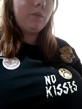 bellita13 online show from 10/22/25, 04:39