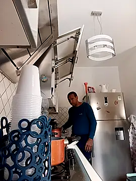 estrogeni online show from 04/08/26, 08:38