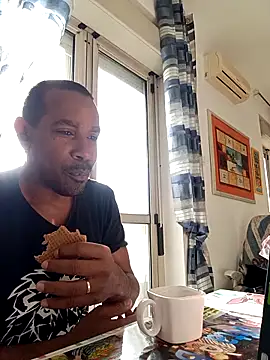 estrogeni online show from 04/18/26, 06:16