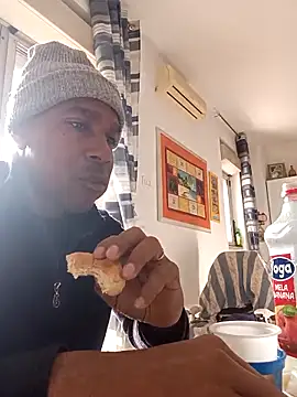 estrogeni online show from 03/23/26, 07:52