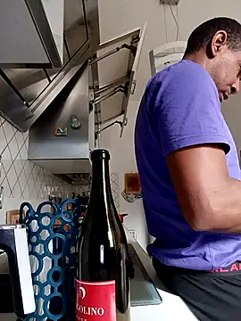 estrogeni online show from 04/15/26, 06:41