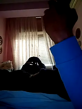 Snapshot of estrogeni chatting on 11/10/25, 07:02 estrogeni online show from 11/10/25, 07:02