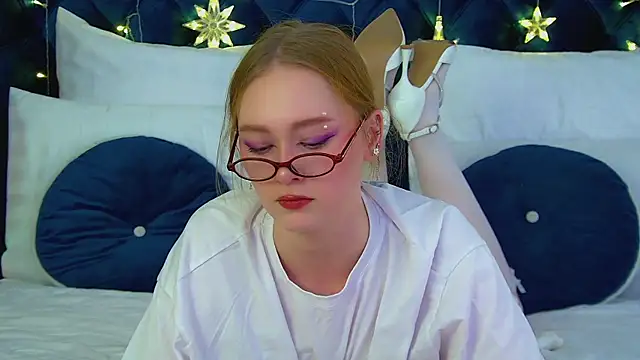 AgataFoxley online show from 12/20/25, 06:38