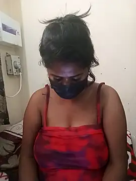 Snapshot of HAANNIAA chatting on 11/21/25, 12:04 HAANNIAA online show from 11/21/25, 12:04