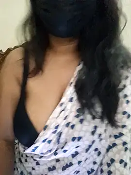 Snapshot of HAANNIAA chatting on 12/17/25, 02:33 HAANNIAA online show from 12/17/25, 02:33