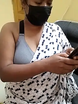 Snapshot of HAANNIAA chatting on 09/29/25, 11:38 HAANNIAA online show from 09/29/25, 11:38