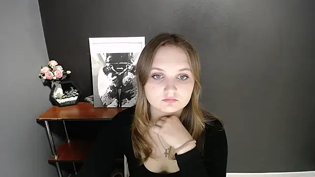 Snapshot of Mystic_nikole chatting on 10/13/25, 12:40 Mystic nikole online show from 10/13/25, 12:40