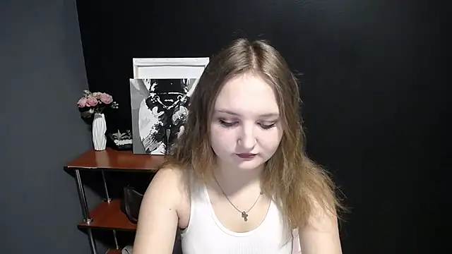Snapshot of Mystic_nikole chatting on 09/20/25, 12:10 Mystic nikole online show from 09/20/25, 12:10
