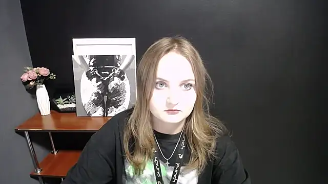 Snapshot of Mystic_nikole chatting on 09/11/25, 12:38 Mystic nikole online show from 09/11/25, 12:38