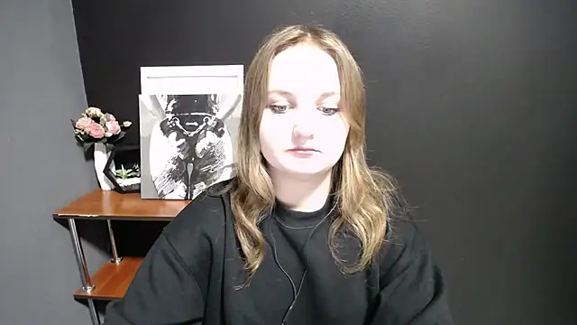 Snapshot of Mystic_nikole chatting on 09/30/25, 12:11 Mystic nikole online show from 09/30/25, 12:11