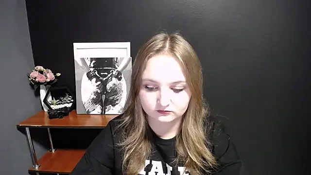 Snapshot of Mystic_nikole chatting on 10/01/25, 12:42 Mystic nikole online show from 10/01/25, 12:42