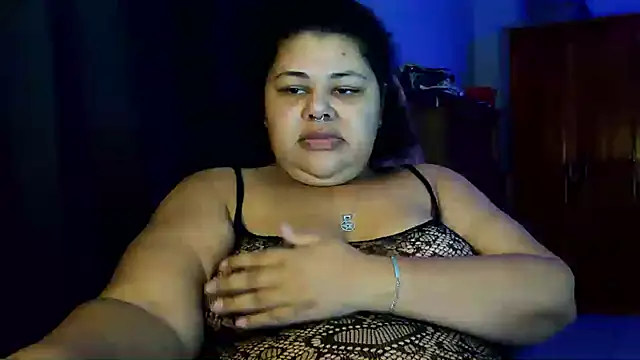 Snapshot of xlatinastar chatting on 06/16/26, 04:07 xlatinastar online show from 06/16/26, 04:07