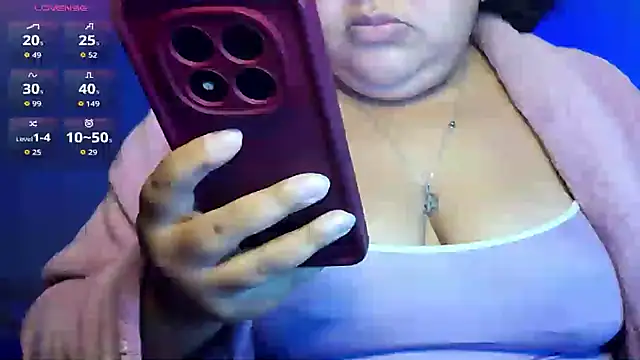Snapshot of xlatinastar chatting on 06/23/26, 12:08 xlatinastar online show from 06/23/26, 12:08