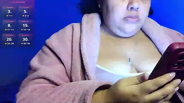 Snapshot of xlatinastar chatting on 06/22/26, 12:02 xlatinastar online show from 06/22/26, 12:02