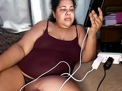 xlatinastar online show from 11/30/25, 03:24