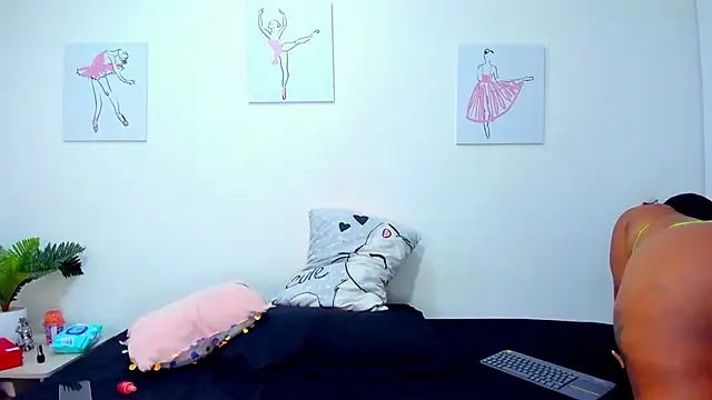 Hill Brownie online show from 09/26/25, 11:17